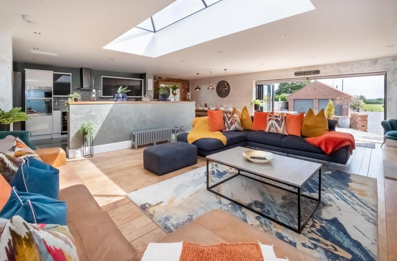 The Stables Luxury House With Hot Tub Apartment York Bagian luar foto