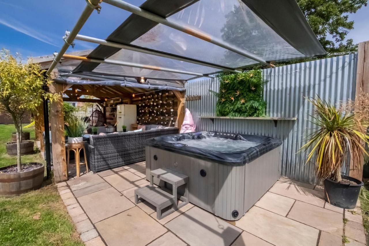The Stables Luxury House With Hot Tub Apartment York Bagian luar foto